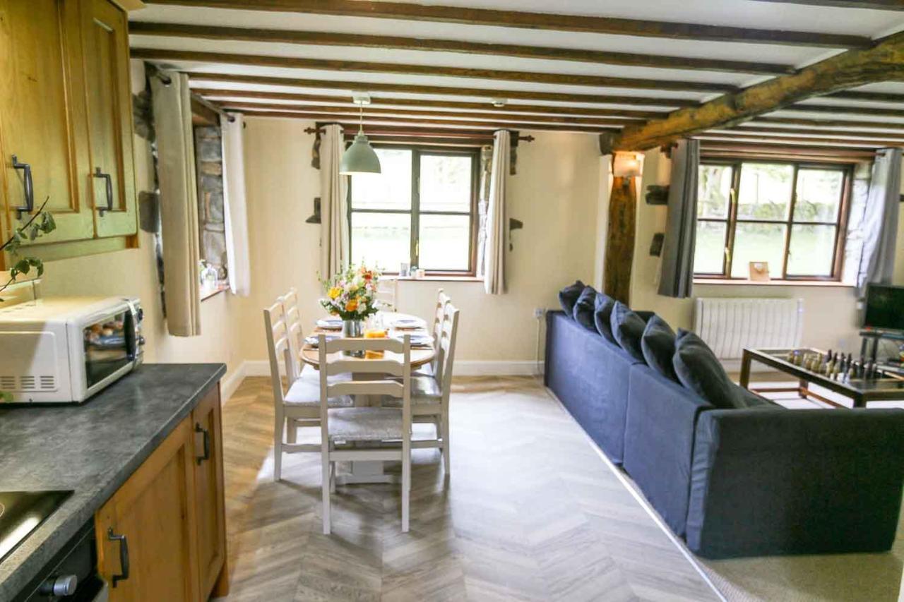 Lake Cottages At Cwm Chwefru Llanafan-fawr Luaran gambar