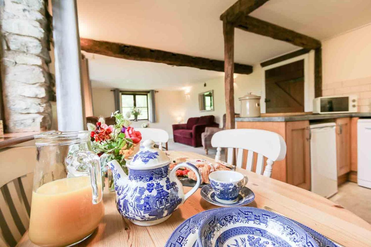 Lake Cottages At Cwm Chwefru Llanafan-fawr Luaran gambar